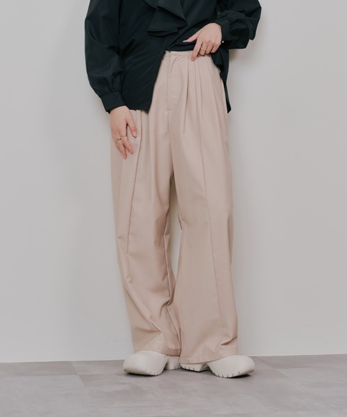 DOLLUPOOPS(ドールアップウップス)の「マーベストライクタックボリュームパンツ(スラックス・レディース・ブラック/ベージュ・38)」の1枚目の写真