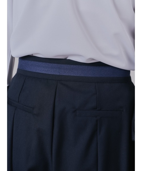 DOLLUPOOPS(ドールアップウップス)の「マーベストライクタックボリュームパンツ(スラックス・レディース・ブラック/ベージュ・38)」の17枚目の写真