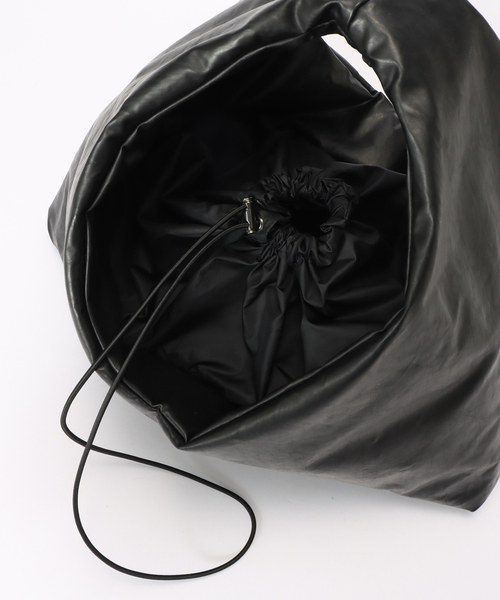 KASSL EDITIONS カッスルエディションズ Pouch lacquer Pouch lacquer | black – KASSL Editions
