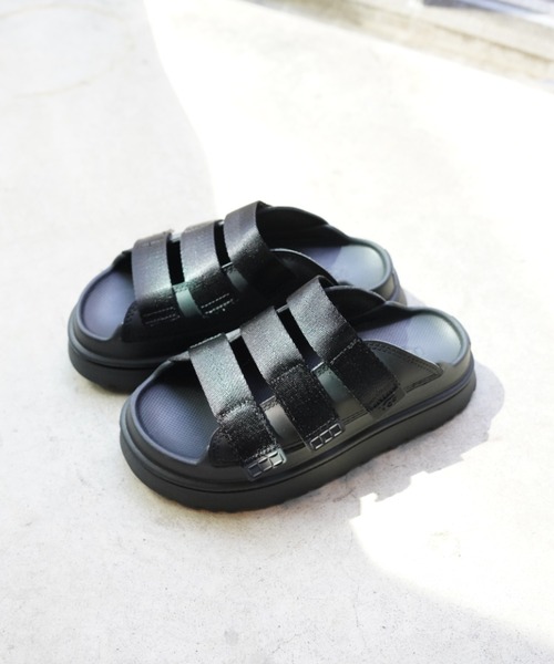 UGG（アグ）の「UGG（アグ）GoldenGlow Slide/116743（サンダル・レディース・ホワイト/ブラック/ベージュ・8/6/5/7）」の21枚目の写真