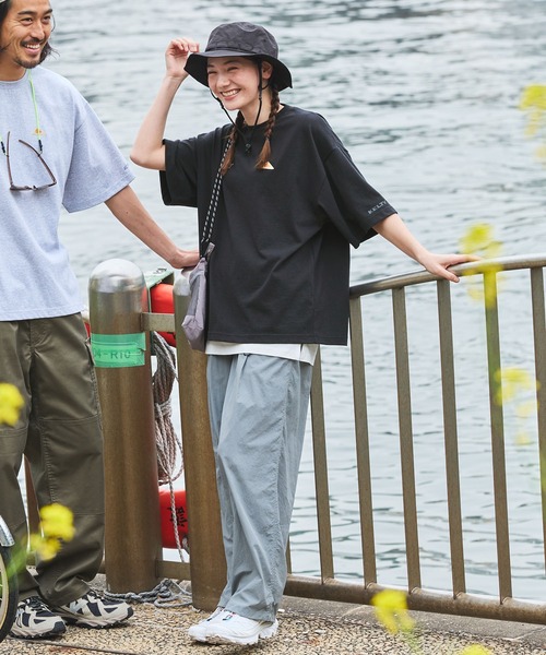 KELTY(ケルティ)の「KELTY/ケルティ 別注 USAコットン ダブルロゴ刺繍 ビッグシルエット半袖Tシャツ(Tシャツ/カットソー・レディース・ピンク/ホワイト/アッシュグレー/ブラック/グレイッシュベージュ/グレイッシュブルー/チャコール・S/M/L)」の12枚目の写真