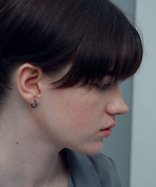 and cloud(アンドクラウド)の「Ink Skinny Pierce S(ピアス(両耳用)・レディース・シルバー/ブルー/ブラック・FREE)」の16枚目の写真