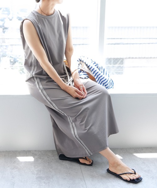 reca(レカ)の「ライン入りワンピース(ワンピース・レディース・ブラック/グレー/ベージュ・M)」の4枚目の写真