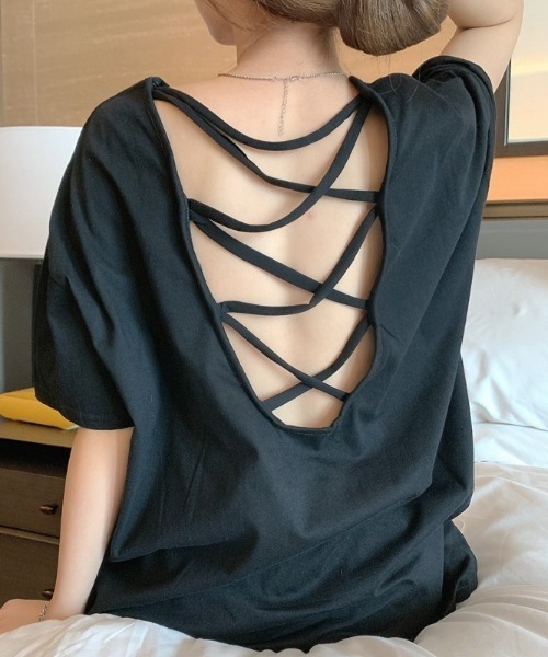 LADY LIKE(レディライク)の「バッククロスゆったりTシャツ(Tシャツ/カットソー・レディース・パープル/ホワイト/ピンク/ブラック・M)」の2枚目の写真