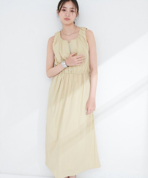 natural couture(ナチュラルクチュール)の「【mamamo】袖ギャザーウエストドロストワンピース(ワンピース・レディース・イエロー/ストライプ/ブラック・FREE)」の1枚目の写真