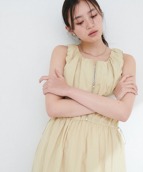 natural couture(ナチュラルクチュール)の「【mamamo】袖ギャザーウエストドロストワンピース(ワンピース・レディース・イエロー/ストライプ/ブラック・FREE)」の10枚目の写真