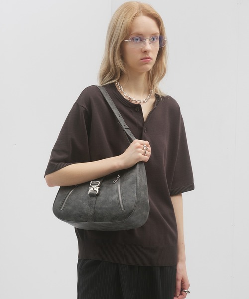 SELLE GLANT（セレグランテ）の「HENLEY NECK HIGH GAUGE SUMMER KNIT T/ヘンリーネックハイゲージサマーニットT（ニット/セーター・メンズ・ブラック/グレー/チャコールグレー・SMALL/MEDIUM/LARGE）」の17枚目の写真