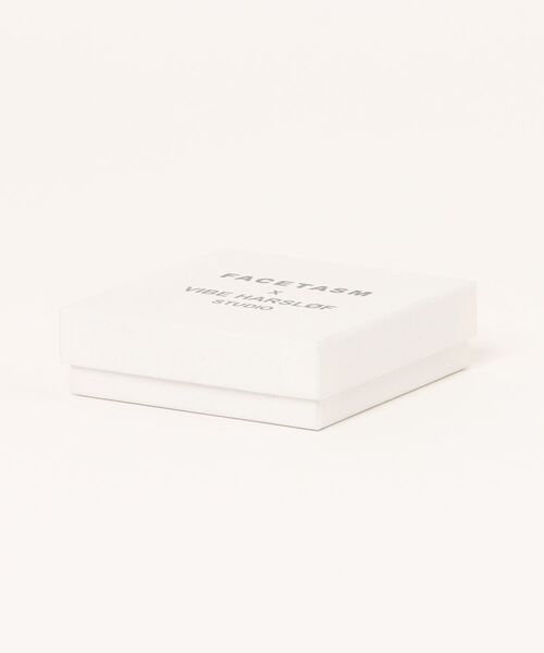 FACETASM（ファセッタズム）の「【FACETASM】FACETASM×Vibe Harslof PEACE NECKLACE / ゴールド [KR-AC-U09]（ネックレス・メンズ・ゴールド・ONESIZE）」の4枚目の写真