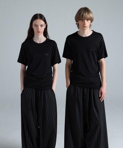 Y-3(ワイスリー)の「Y-3 SLIM SHORT SLEEVE TEE(Tシャツ/カットソー・メンズ・ブラック・XX-SMALL/X-SMALL/SMALL/MEDIUM/LARGE/X-LARGE)」の1枚目の写真