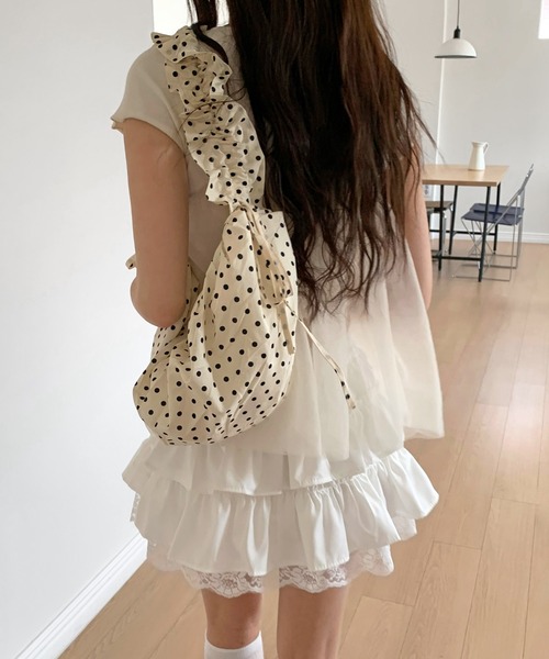 by muni:r（バイ ムニール）の「ドットシャーリングバッグ（ショルダーバッグ・レディース・アイボリー/ブラック・ONE SIZE）」の3枚目の写真