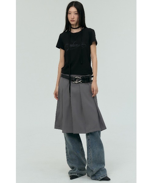 PLACE STUDIO(プレイススタジオ)の「A'GEM/9 × .kom 『PLACE STUDIO/プレイススタジオ』 Place lettering logo muffler set cropped short-sleeved T-shirt/ストール付き クロップ半袖Tシャツ(Tシャツ/カットソー・レディース・チャコールグレー/アイボリー/ブラック・FREE)」の13枚目の写真