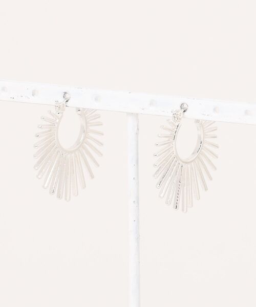 big metal london(ビッグメタルロンドン)の「【金属アレルギー対応】ープピアス GRETA SUNBURST HOOP(ピアス(両耳用)・レディース・シルバー・FREE)」の3枚目の写真