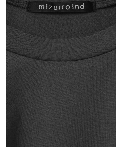 mizuiroind(ミズイロインド)の「mizuiro ind クルーネックアシンメトリープルオーバー(Tシャツ/カットソー・レディース・ブルー/チャコールグレー/ブラック/オフホワイト・FREE)」の9枚目の写真