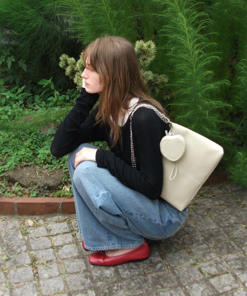 GIUNON（ジウノン）の「2way heart chain bag / 2wayハートチェーンバッグ（ショルダーバッグ・レディース・ブラック/クリーム/ブルー/ブラウン・FREE）」の19枚目の写真