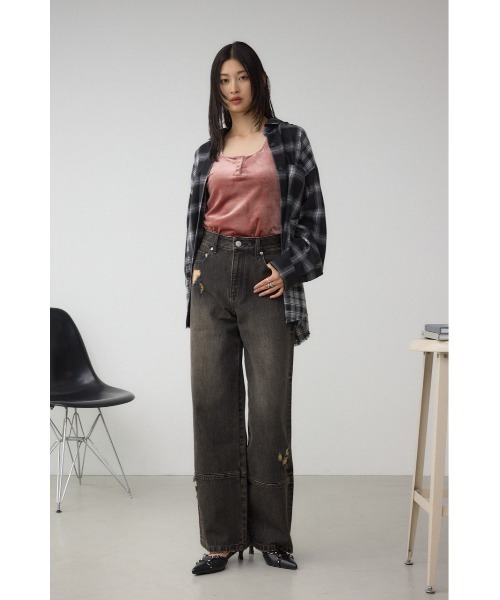 AZUL by moussy（アズールバイマウジー）の「ポインテッドベルトデザインパンプス（パンプス・レディース・ブラウン/ブラック・SMALL/MEDIUM/LARGE）」の4枚目の写真