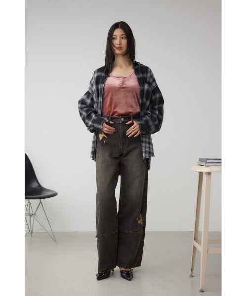 AZUL by moussy（アズールバイマウジー）の「ポインテッドベルトデザインパンプス（パンプス・レディース・ブラウン/ブラック・SMALL/MEDIUM/LARGE）」の5枚目の写真