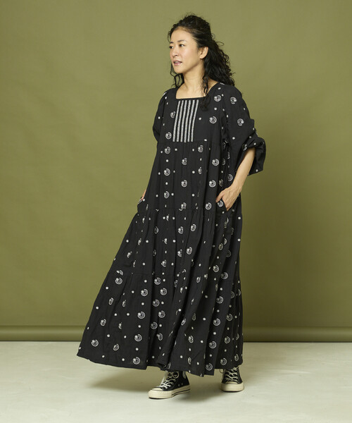 Freada ラメ刺繍Moon&Star ワンピース Freada（フリーダ）の「Freada/フリーダ ラメ 刺繍 Moon & Star