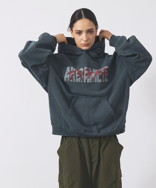 REMI RELIEF（レミレリーフ）の「【REMI RELIEF / レミ レリーフ】ダブルSP加工裏毛パーカー(AKIRAMETE)/ユニセックス（パーカー・メンズ・ブラック/オフホワイト・M/L）」の2枚目の写真