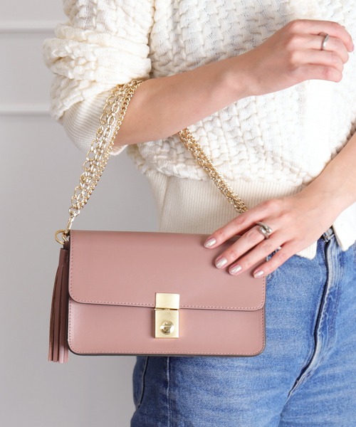 artemis by DIANA(アルテミスバイダイアナ)の「タッセルチャーム 2WAYショルダーバッグ(ハンドバッグ・レディース・ブラック/アイボリー/ピンク・FREE)」の3枚目の写真