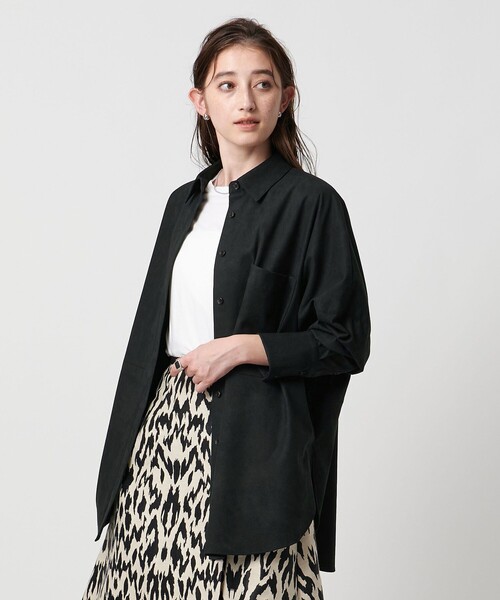 SACRA（サクラ）の「＜SACRA＞スエードライク ポケット シャツ（シャツ/ブラウス・レディース・ブラック/オリーブ・38）」の2枚目の写真