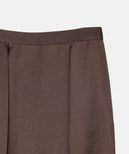 LE CIEL BLEU(ルシェルブルー)の「タックサテンマキシスカート / Tucked Satin Maxi Skirt(スカート・レディース・ブラウン/ピンク・36/34/38)」の3枚目の写真