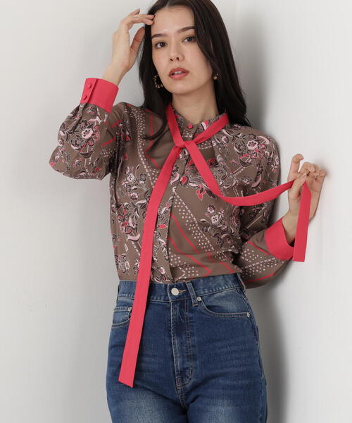 PINKY&DIANNE（ピンキーアンドダイアン）の「◆フローラルスカーフプリントブラウス（シャツ/ブラウス・レディース・ベージュ系その他4/ホワイト系その他2・38/36）」の6枚目の写真