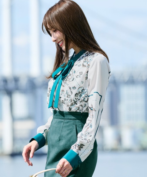 PINKY&DIANNE（ピンキーアンドダイアン）の「◆フローラルスカーフプリントブラウス（シャツ/ブラウス・レディース・ベージュ系その他4/ホワイト系その他2・38/36）」の14枚目の写真