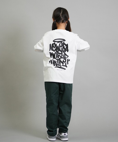 NEW ERA（ニューエラ）の「NEW ERA/ニューエラ YTH LS CT TEE TAGGING キッズ ロンT 14693876/14693877（Tシャツ/カットソー・キッズ・ホワイト/ブラック・130cm/140cm/150cm/160cm）」の8枚目の写真