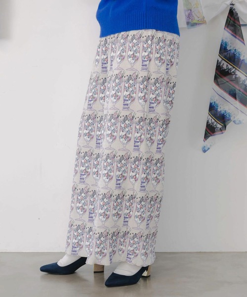 ScoLar（スカラー）の「ScoLar(スカラー) ネコパフェ柄 ベロアプリーツパンツ（その他パンツ・レディース・アイボリー・MEDIUM）」の4枚目の写真