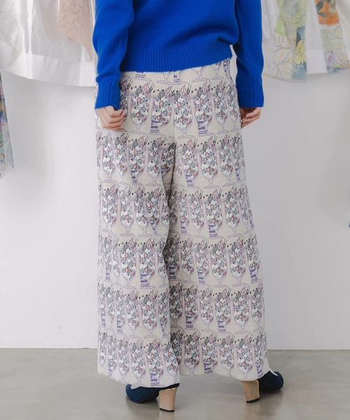 ScoLar（スカラー）の「ScoLar(スカラー) ネコパフェ柄 ベロアプリーツパンツ（その他パンツ・レディース・アイボリー・MEDIUM）」の5枚目の写真