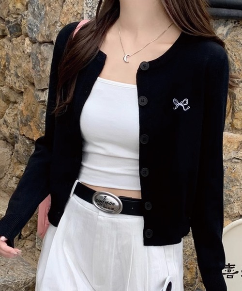 ADDITION STORE(アディションストア)の「\柔らか肌触り♪/リボン刺繍 ショート丈 カーデ/ニットカーデ(カーディガン/ボレロ・レディース・レッド/パープル/ブラック/サックスブルー/グレー/ライトイエロー・FREE)」の1枚目の写真