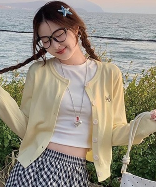 ADDITION STORE(アディションストア)の「\柔らか肌触り♪/リボン刺繍 ショート丈 カーデ/ニットカーデ(カーディガン/ボレロ・レディース・レッド/パープル/ブラック/サックスブルー/グレー/ライトイエロー・FREE)」の7枚目の写真