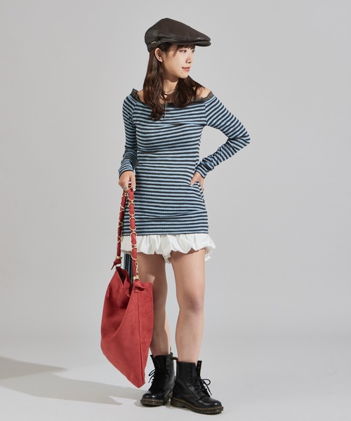 Chick(チック)の「Rib-Knit Border Design Waist-Tied Style Off-Shoulder Dress / リブ編み ボーダーデザイン 腰巻き風 オフショルワンピース(ワンピース・レディース・ブルー・FREE)」の2枚目の写真