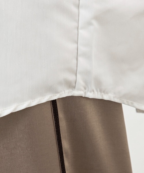 MILLION CARATS（ミリオンカラッツ）の「【旬のコード刺繍×ビッグカフス】体型カバーも細見えも叶う！大人カジュアルに羽織りも楽しめる万能シャツルーズシルエットで腰回りをしっかり隠しつつ、二重衿や立体的な刺繍がデザインの主役に。（シャツ/ブラウス・レディース・ブラウン/オフホワイト/ブラック・FREE）」の14枚目の写真