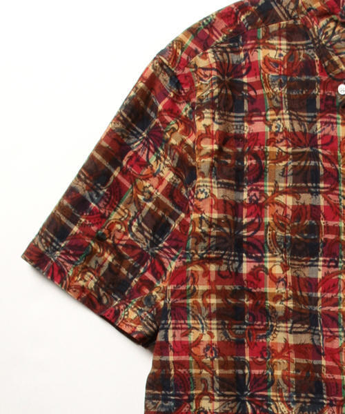 BEAMS PLUS（ビームスプラス）の「BEAMS PLUS / プリントマドラス ボタンダウンシャツ（シャツ/ブラウス・メンズ・ネイビー/グリーン/レッド・LARGE/SMALL/MEDIUM/X-LARGE）」の8枚目の写真