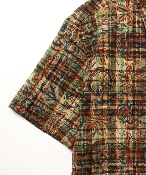 BEAMS PLUS（ビームスプラス）の「BEAMS PLUS / プリントマドラス ボタンダウンシャツ（シャツ/ブラウス・メンズ・ネイビー/グリーン/レッド・LARGE/SMALL/MEDIUM/X-LARGE）」の13枚目の写真