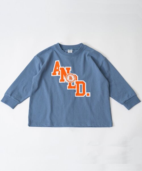 and D. petit main（アンドディープティマイン）の「【USAコットン】ANDロゴカレッジワイドロンT（Tシャツ/カットソー・キッズ・ライトピンク/ブルーグレー/トップグレー/イエロー/チャコール・130cm/120cm/140cm/110cm/90cm/100cm）」の2枚目の写真