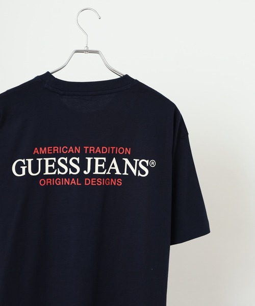 GUESS JEANS(ゲスジーンズ)の「GUESS JEANS GJ SS CN OS AMERICAN TRAD TEE ゲス オーバーサイズ・アメリカン・トラディション・Tシャツ(Tシャツ/カットソー・メンズ・ネイビー/オフホワイト/グレー・XL/L/M)」の1枚目の写真