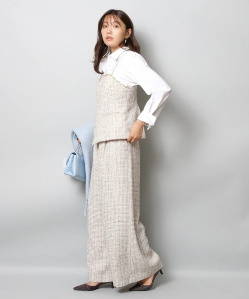 JUSGLITTY（ジャスグリッティー）の「チェーントリムツイードキャミ（シャツ/ブラウス・レディース・オフホワイト/ブラック・1/2）」の4枚目の写真