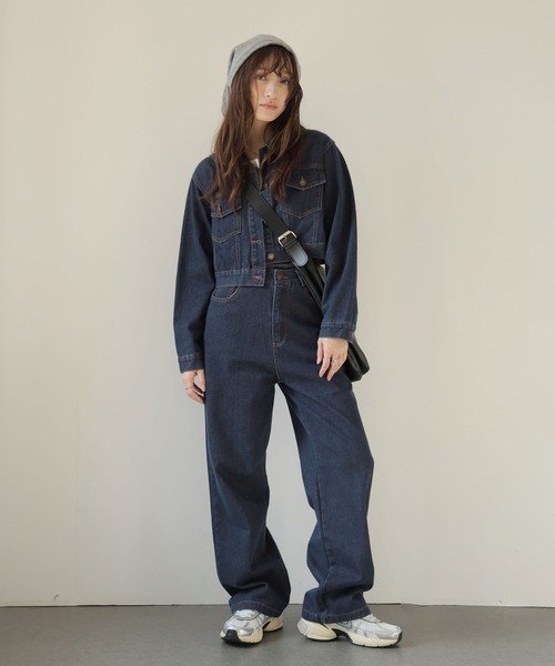 Girly Doll(ガーリードール)の「デニムセットアップ バックボタンジャケット×ワイドパンツ(セットアップ・レディース・ダークブルー/ライトブルー・M/L/XL/S)」の2枚目の写真