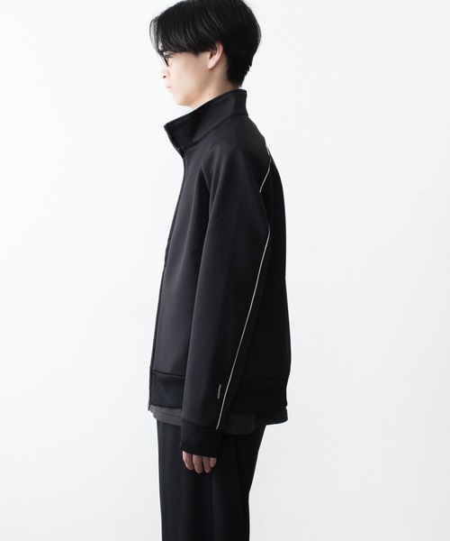 ATTACHMENT（アタッチメント）の「PE ストレッチ ダブルニット トラックジャケット / PE STRETCH DOUBLE KNIT TRACK JKT（ブルゾン・メンズ・ダークカーキ/ライトグレー/ブラック・4/3/1/2）」の13枚目の写真