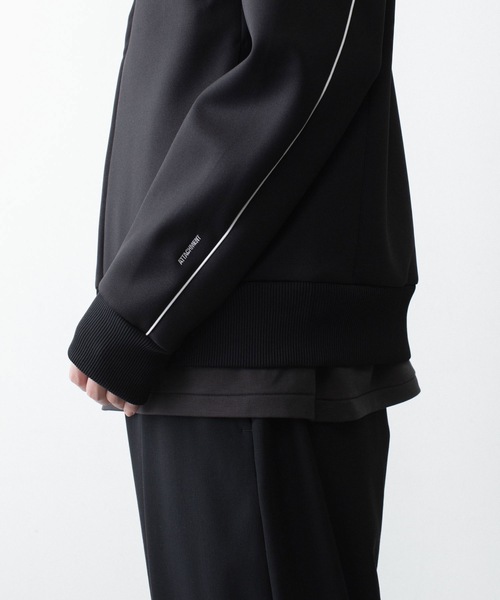 ATTACHMENT（アタッチメント）の「PE ストレッチ ダブルニット トラックジャケット / PE STRETCH DOUBLE KNIT TRACK JKT（ブルゾン・メンズ・ダークカーキ/ライトグレー/ブラック・4/3/1/2）」の5枚目の写真