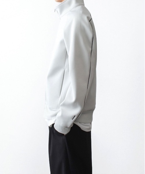 ATTACHMENT（アタッチメント）の「PE ストレッチ ダブルニット トラックジャケット / PE STRETCH DOUBLE KNIT TRACK JKT（ブルゾン・メンズ・ダークカーキ/ライトグレー/ブラック・4/3/1/2）」の22枚目の写真