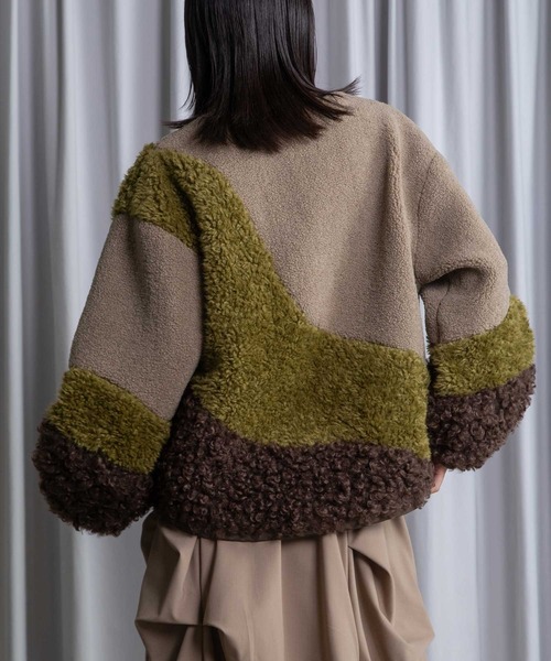 MARECHAL TERRE(マルシャルテル)の「ボアコンビネーショントップス(その他トップス・レディース・ブラック/オフホワイト/ネイビー/ベージュ・MEDIUM)」の17枚目の写真