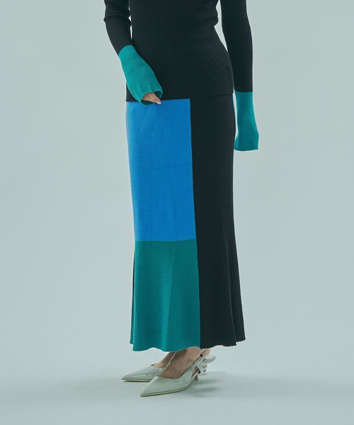 ROSE BUD(ローズバッド)の「MULTICOLOR RIB KNIT SKIRT(スカート・レディース・ブラック/バーガンディー・ONE SIZE)」の3枚目の写真
