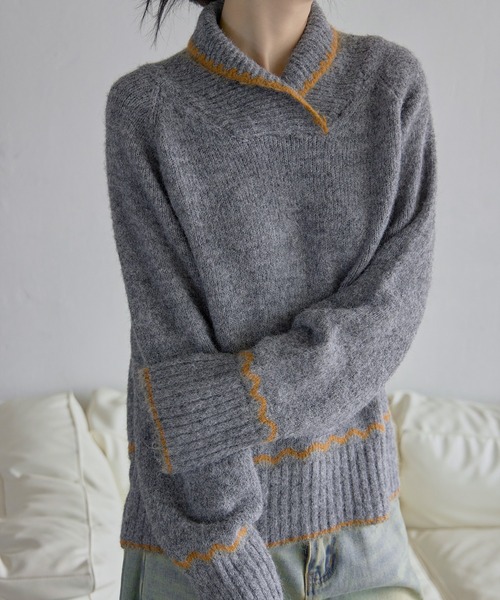 UNE MANSION(ユヌマンション)の「ユニークハーフハイネックバイカラーオーバーサイズニット(ニット/セーター・レディース・チャコールグレー/ベージュ・FREE)」の6枚目の写真