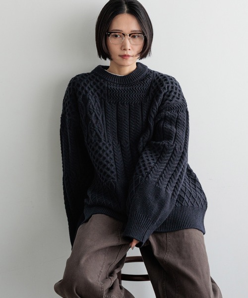 LOWRYS FARM（ローリーズファーム）の「【LFM(U)】クレイジーケーブルニットプルオーバー　 606149（ニット/セーター・メンズ・ブルー/ホワイト/ネイビー・MEDIUM/LARGE）」の2枚目の写真