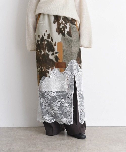 Eimee Law(エイミーロウ)の「カウ柄デニムコラージュptヘムレースタイトスカート(スカート・レディース・グレー/カーキ・FREE)」の1枚目の写真