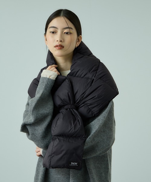 VICKY（ビッキー）の「TAION　マウンテンボリュームダウンスカーフ≪手洗い可能≫（ストール/ショール・レディース・ブラック/ネイビー・FREE）」の2枚目の写真