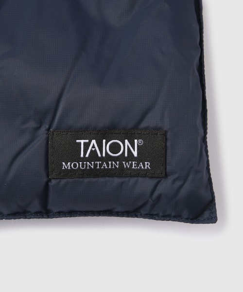 VICKY（ビッキー）の「TAION　マウンテンボリュームダウンスカーフ≪手洗い可能≫（ストール/ショール・レディース・ブラック/ネイビー・FREE）」の5枚目の写真